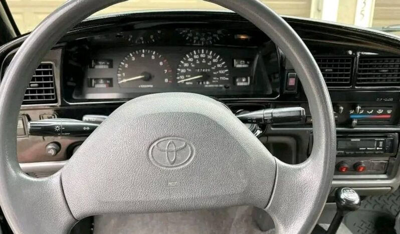 
								Used 1993 Toyota Pickup Deluxe full									