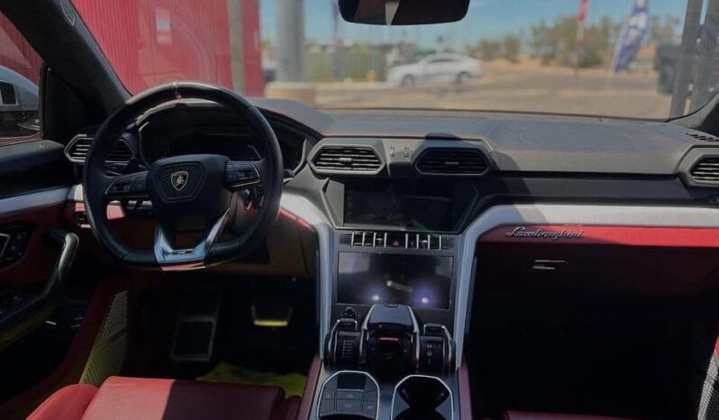 
								Used Lamborghini Urus full									