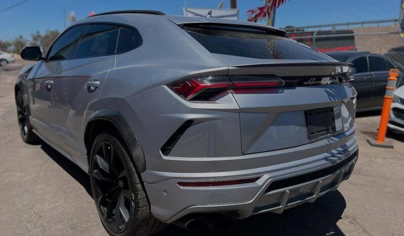 
								Used Lamborghini Urus full									
