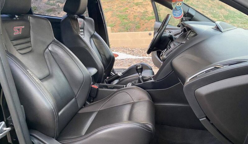 
								New 2016 Ford Focus ST full									