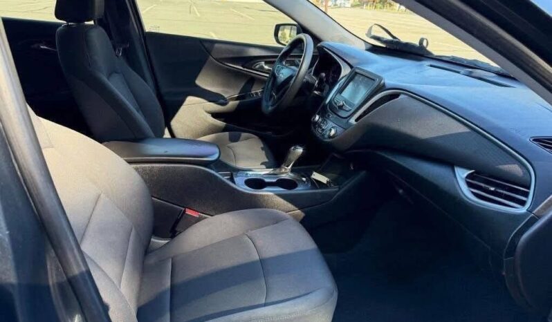 
								Used 2017 Chevrolet Malibu full									