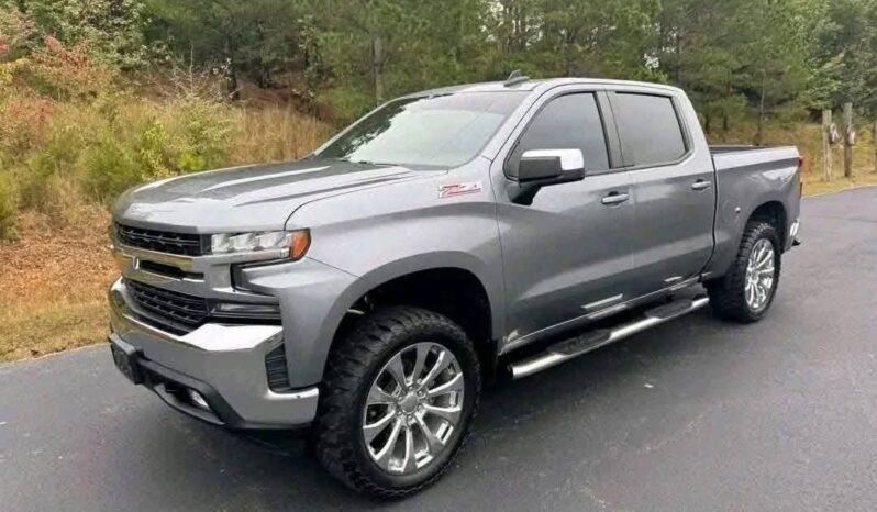 
								Used 2018 Chevrolet Silverado full									