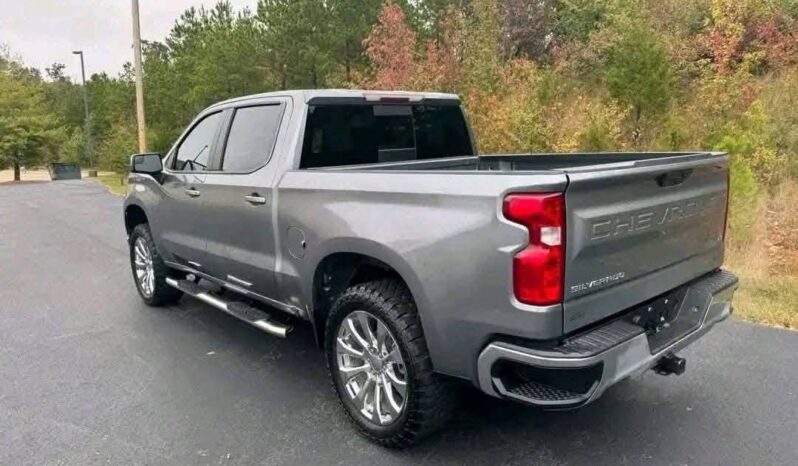 
								Used 2018 Chevrolet Silverado full									