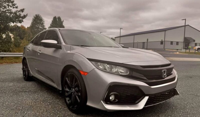 
								Used 2017 Honda civic hatchback full									