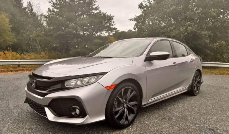 
								Used 2017 Honda civic hatchback full									