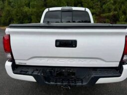 
										Used 2018 Toyota Tacoma SR Crew Cab full									