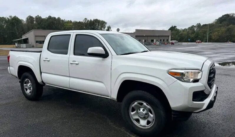 
								Used 2018 Toyota Tacoma SR Crew Cab full									