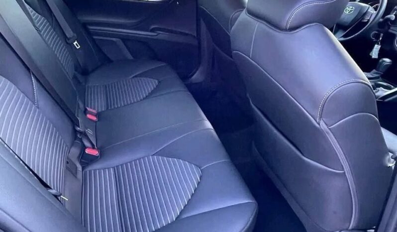 
								Used 2021 Toyota Camry SE full									