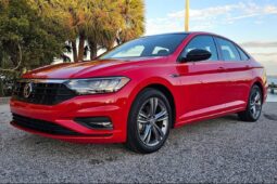 
										New 2021 Volkswagen Jetta R-line full									