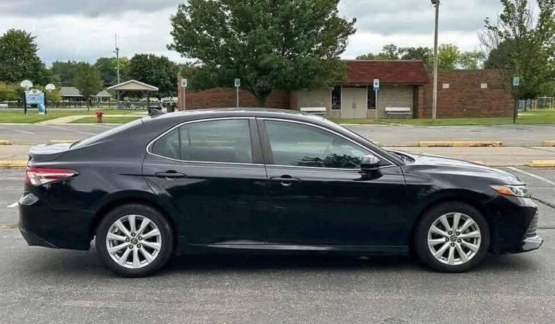 
								New 2019 Toyota Camry full									