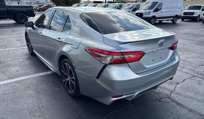 
								Used Toyota Camry SE full									