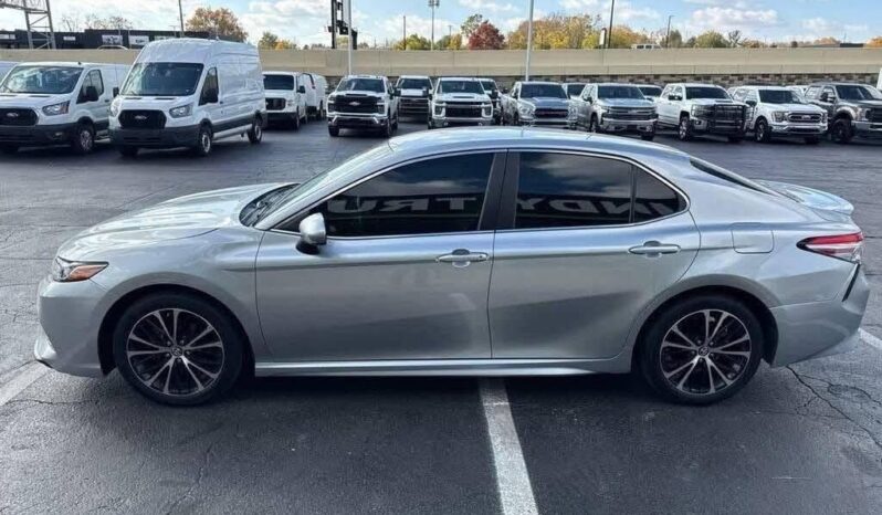 
								Used Toyota Camry SE full									