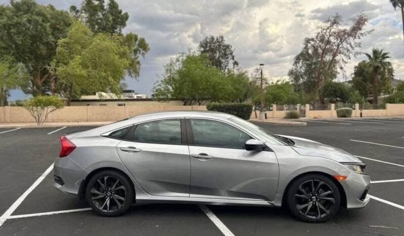 
								Used 2019 Honda civic hatchback full									