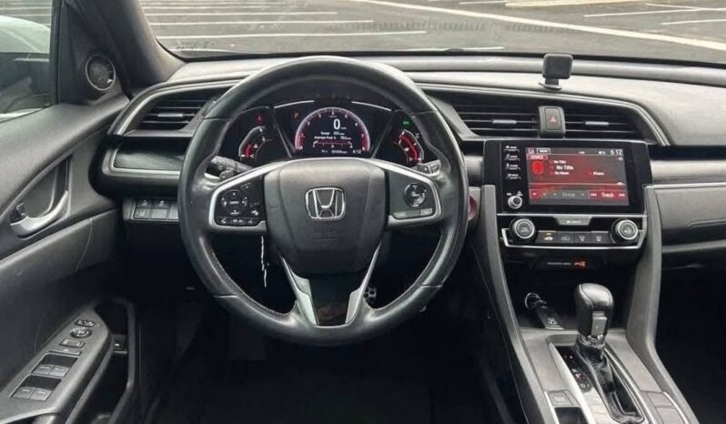 
								Used 2019 Honda civic hatchback full									