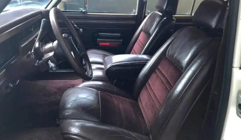 
								Used 1987 Jeep Grand wagoner full									