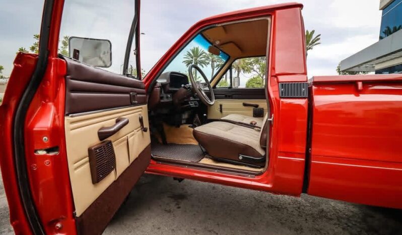 
								Used 1983 Toyota Pickup Deluxe full									