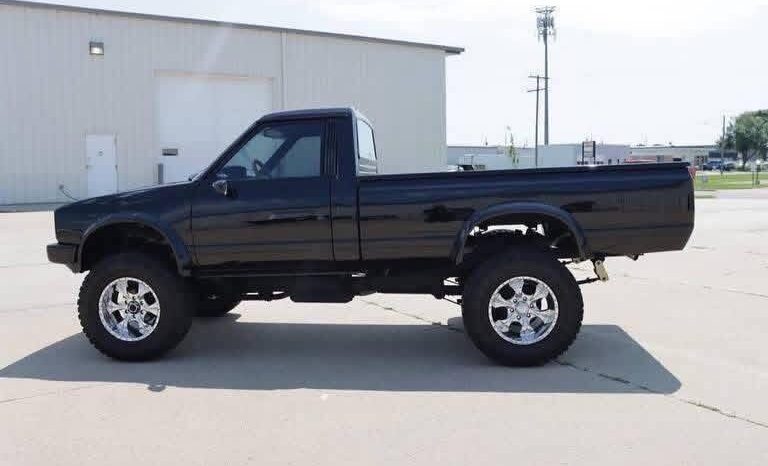 
								Used Nissan Pickup full									