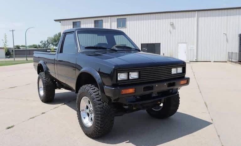 
								Used Nissan Pickup full									