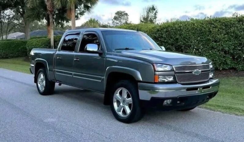 
								Used 2006 Chevrolet Silverado full									
