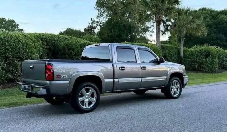 
								Used 2006 Chevrolet Silverado full									