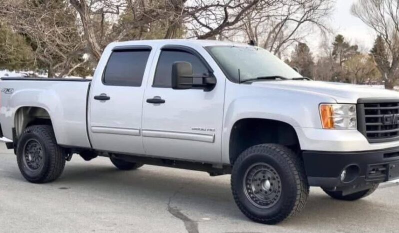 
								Used 2010 GMC Sierra full									