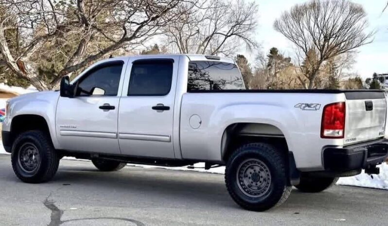 
								Used 2010 GMC Sierra full									