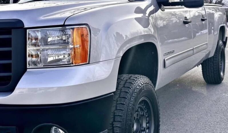 
								Used 2010 GMC Sierra full									