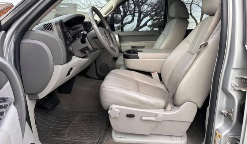 
								Used 2010 GMC Sierra full									