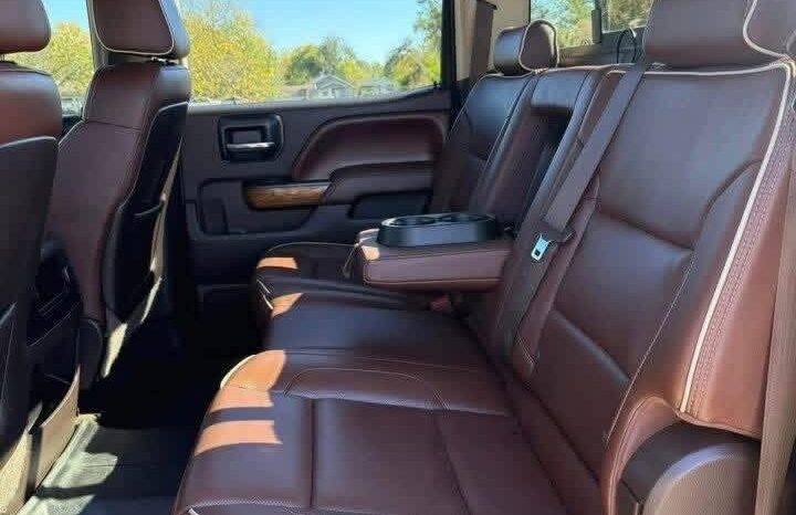 
								Used 2015 Chevrolet Silverado 2500HD High Country 4×4 full									