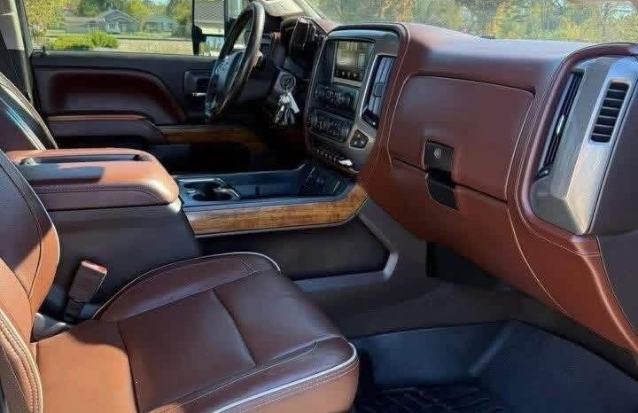 
								Used 2015 Chevrolet Silverado 2500HD High Country 4×4 full									