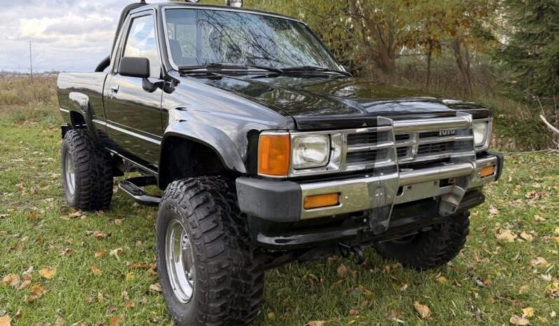 
								Used 1988 Toyota Pickup 5-Speed 4×4 full									