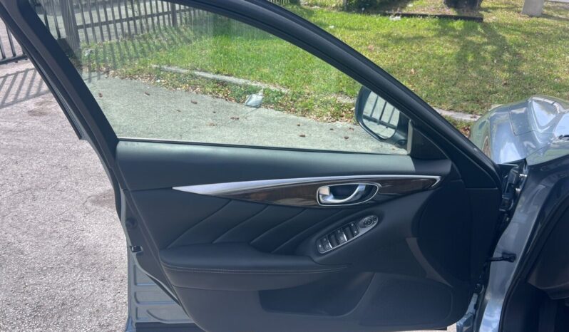 
								Used 2018 Infiniti Q50 full									