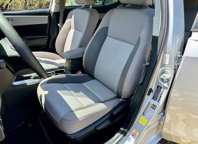 
								Used 2017 Toyota Corolla full									