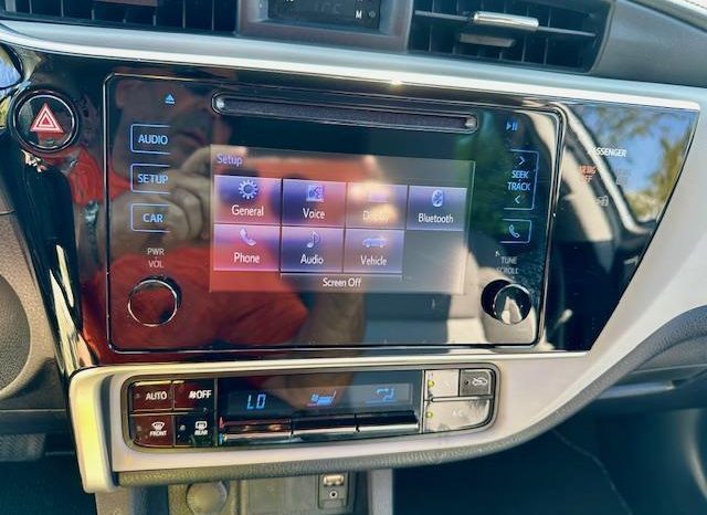
								Used 2017 Toyota Corolla full									