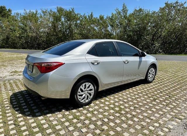
								Used 2017 Toyota Corolla full									