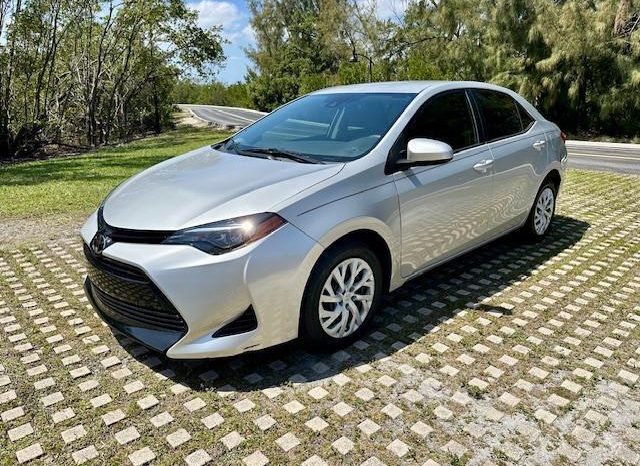 
								Used 2017 Toyota Corolla full									