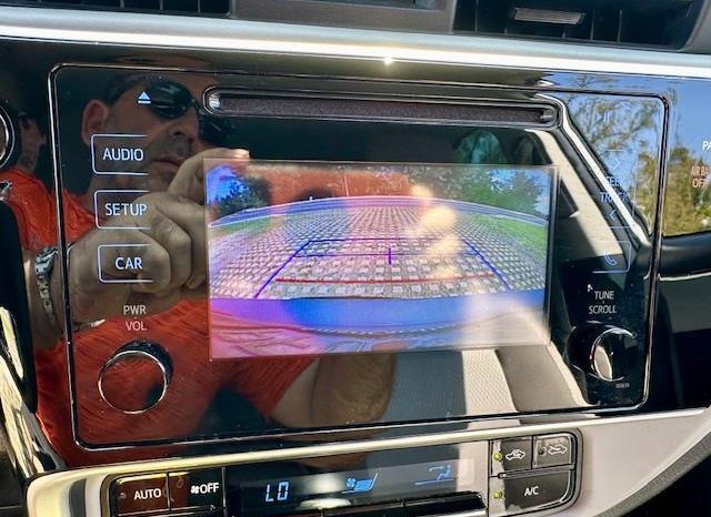 
								Used 2017 Toyota Corolla full									