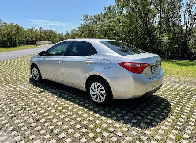 
								Used 2017 Toyota Corolla full									