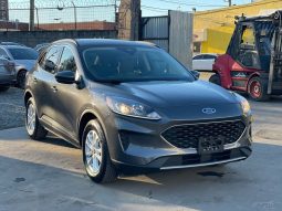 
										Used 2020 Ford Escape SE full									